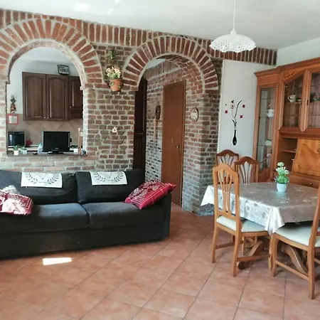 La Corte Virginia Apartment *